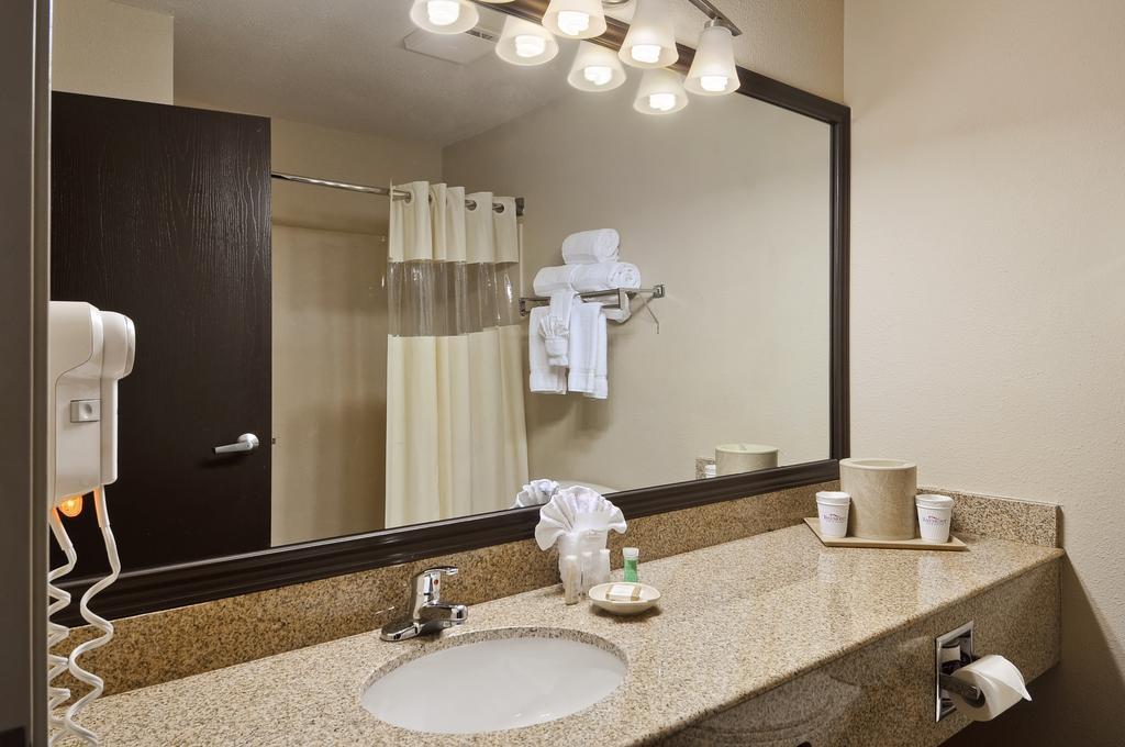 Baymont By Wyndham Dallas/ Love Field Habitación foto